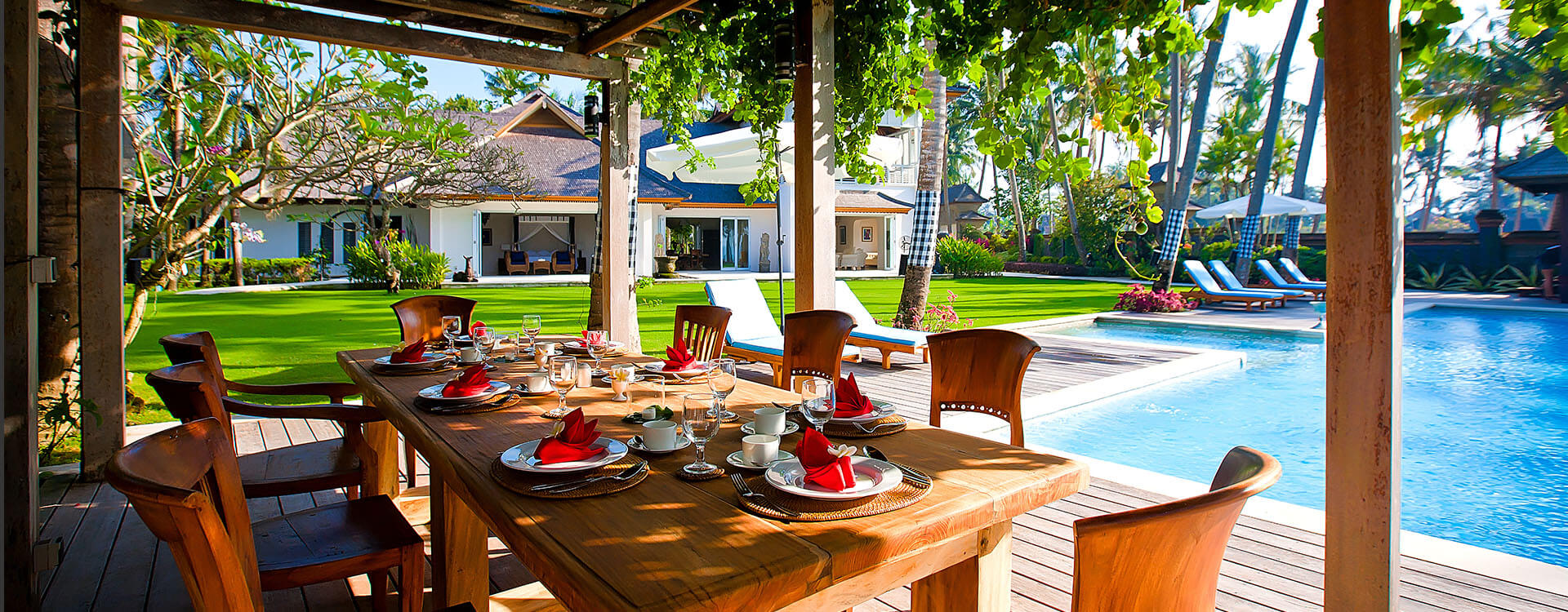 Puri Nirwana - Outdoor dining area